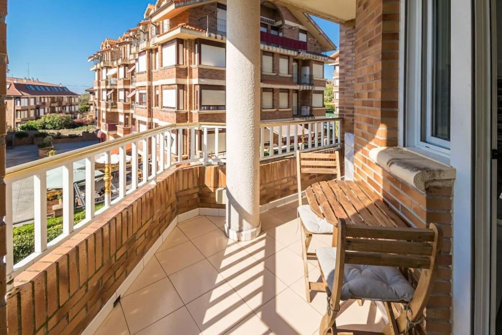 Piso Con Piscina Y Garaje Apartament Noja